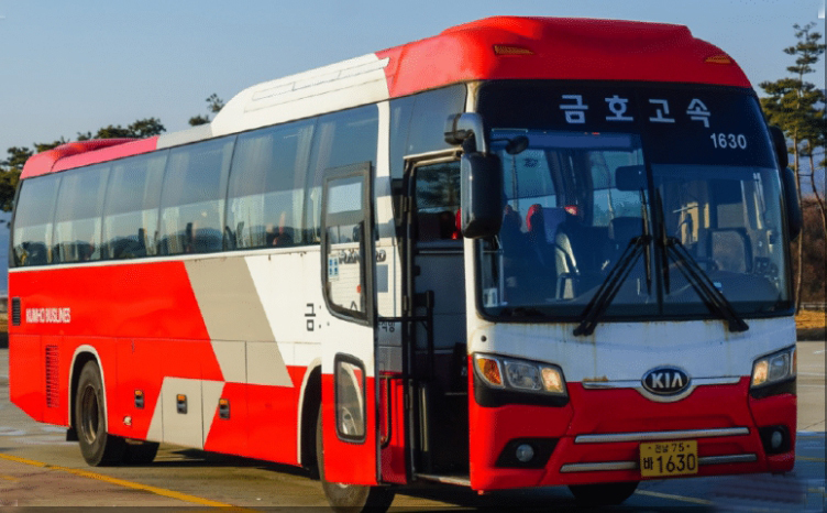 22일 부터 여수~해운대간 신규노선을 운행하는 금호고속 버스