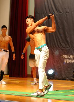 성남시협회장배 보디빌딩대회, 박준익 긴 팔·다리로 굿샷