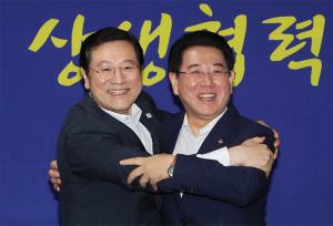 김영록, 전국 1위 ‘여전’ vs 이용섭, 8위로 '하락'