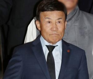 김원웅 광복회장 비자금 의혹에 결국 사퇴
