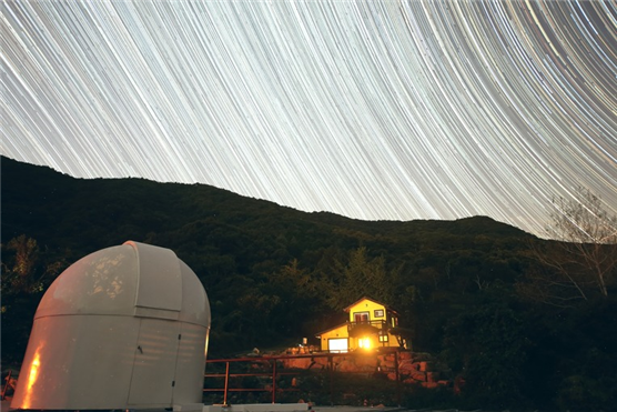 봉강 하조마을에 있는 해달별천문대의 플라네타륨이 호기심을 자극한다.