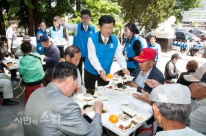 광주은행 '사랑의 밥차' 무료급식 봉사활동