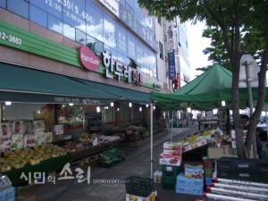 한두레&#8226;SM마트 등 중형마트 불법 ‘만연’