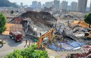 [상보]광주 5층건물 철거중 시내버스 덮쳐…9명 사망· 8명 중상